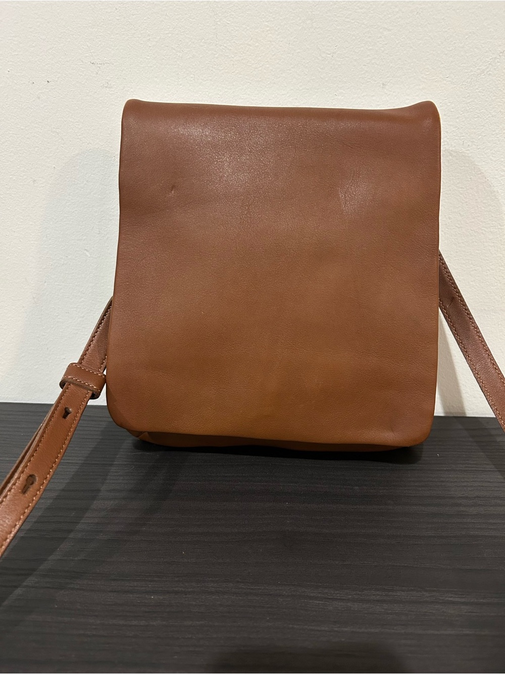 Vintage Coach leather in a classic British tan color. EUC